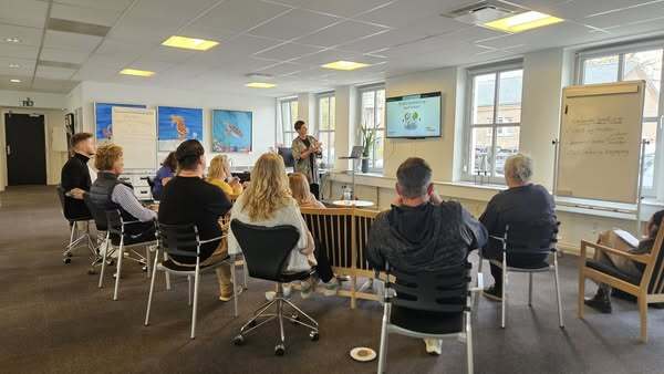 <span id="hs_cos_wrapper_name" class="hs_cos_wrapper hs_cos_wrapper_meta_field hs_cos_wrapper_type_text" style="" data-hs-cos-general-type="meta_field" data-hs-cos-type="text" >Jobbanken var samlet til Teamdag i Herning</span>