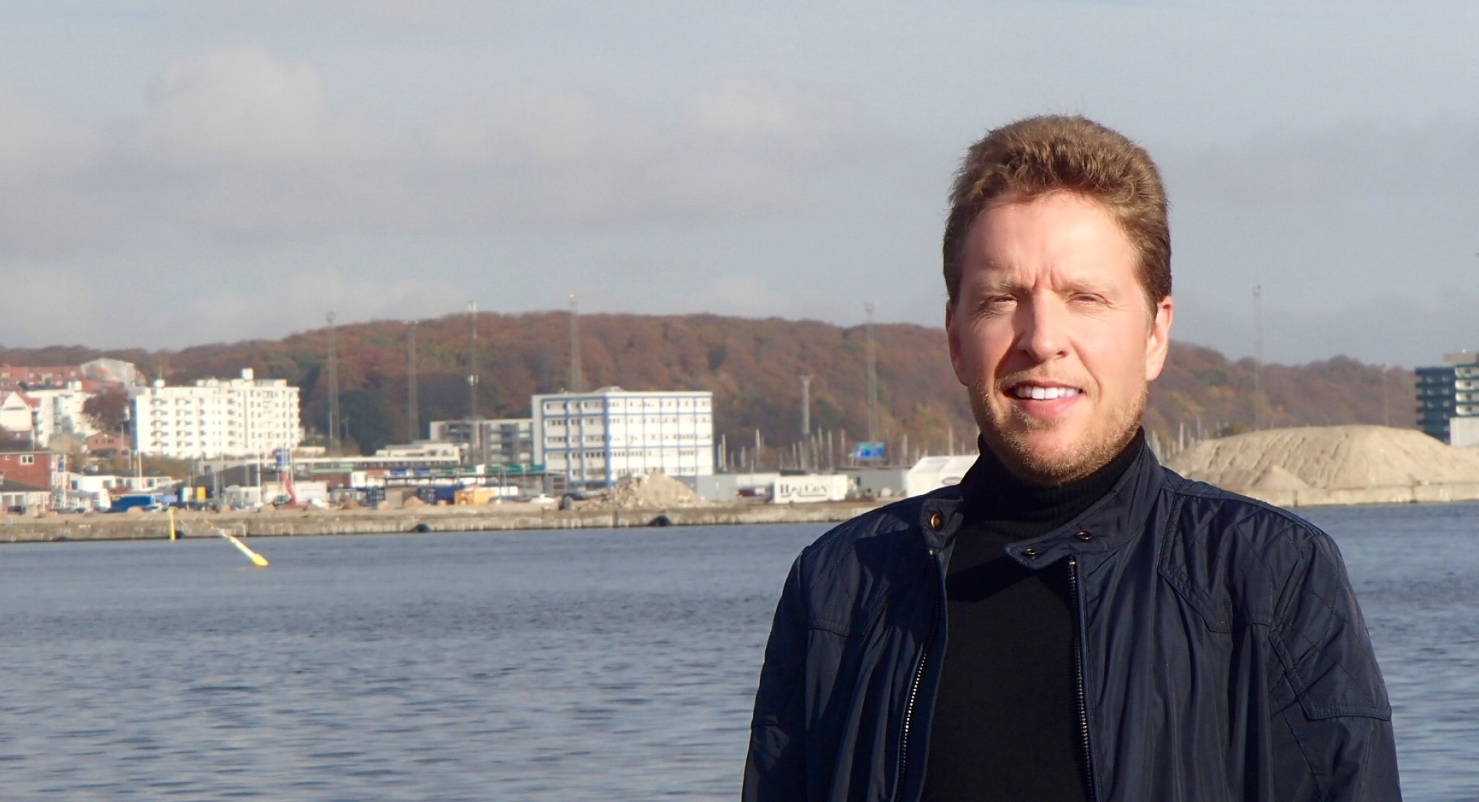 <span id="hs_cos_wrapper_name" class="hs_cos_wrapper hs_cos_wrapper_meta_field hs_cos_wrapper_type_text" style="" data-hs-cos-general-type="meta_field" data-hs-cos-type="text" >Jobbankens idrætstilbud gjorde Steen jobklar</span>